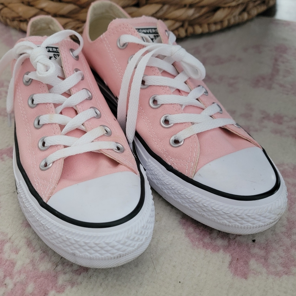 Beautiful powder pink Converse All-Stars